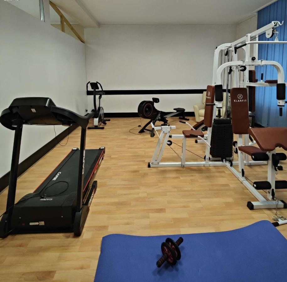 Hotel Terminus - Pizzeria Pizz'A Gogo - Salle De Sport - Face A La Gare Лон-ле-Сонье Экстерьер фото